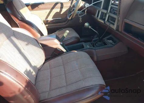 1987 Jeep Cherokee Laredo from USA, damaged, VIN 1JCML7749HT008391